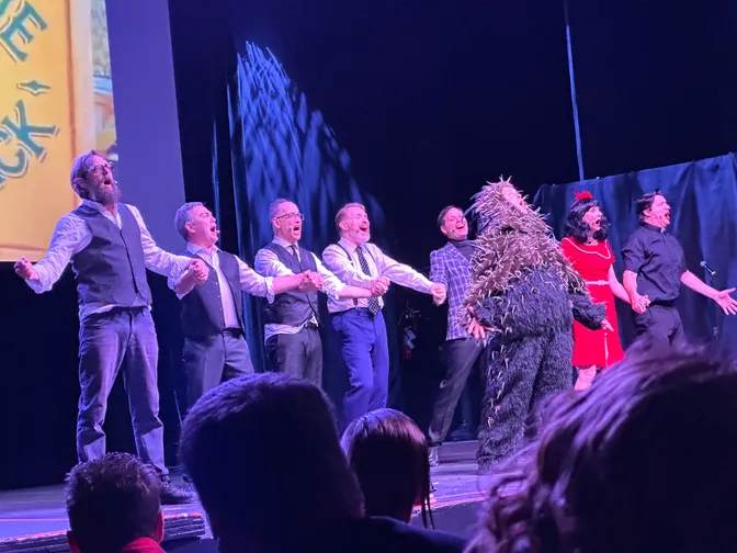 The State performing Porcupine Racetrack